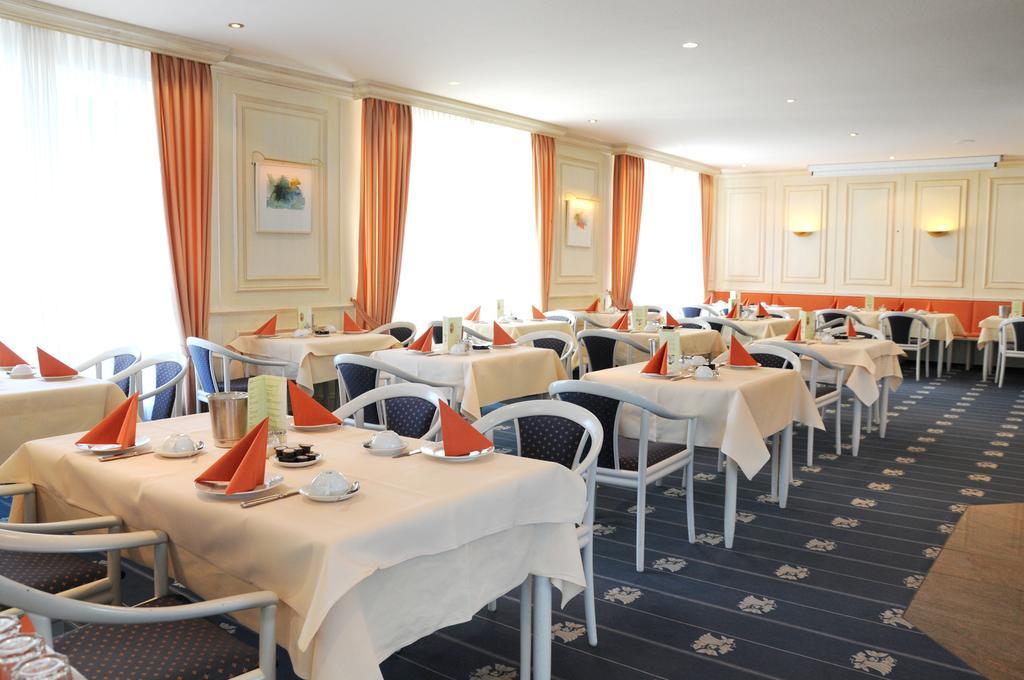 Hotel - Restaurant Erich Roediger Бад-Штаффельштайн Екстер'єр фото